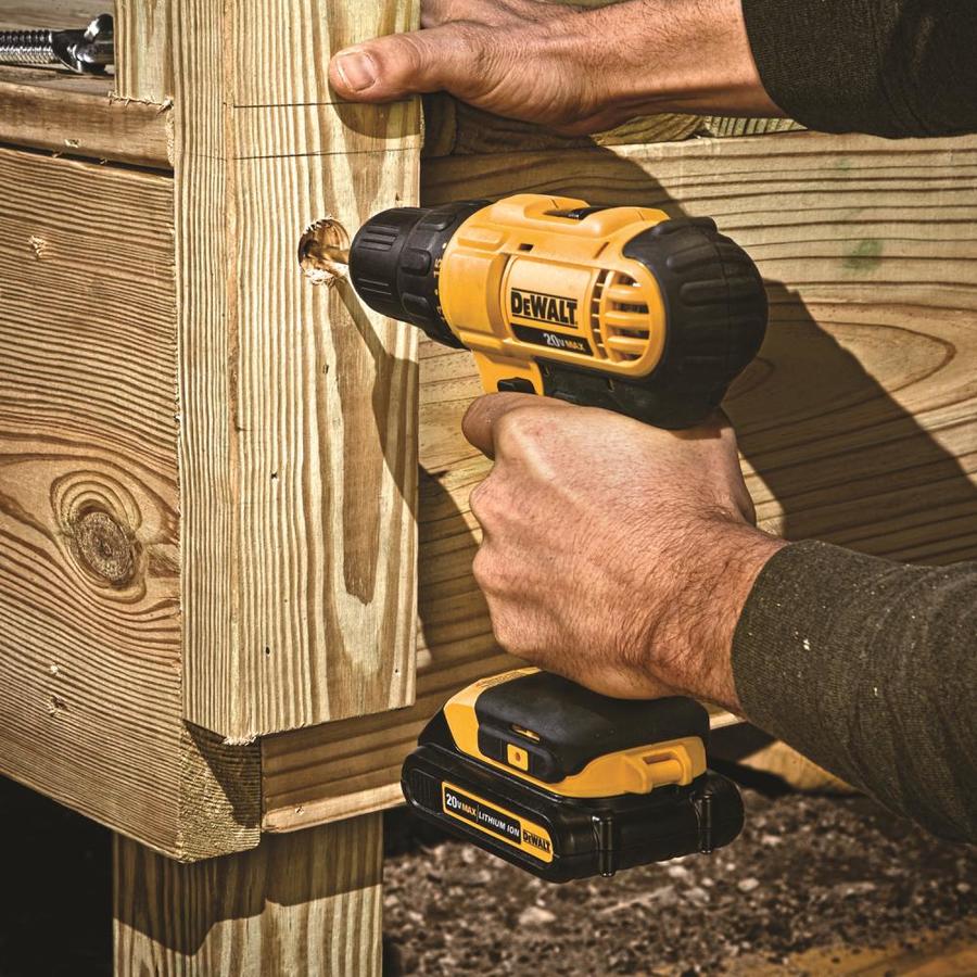 Ensemble combiné perceuse et visseuse à chocs Dewalt 20V Max (DCK240C2) - Recertifié-