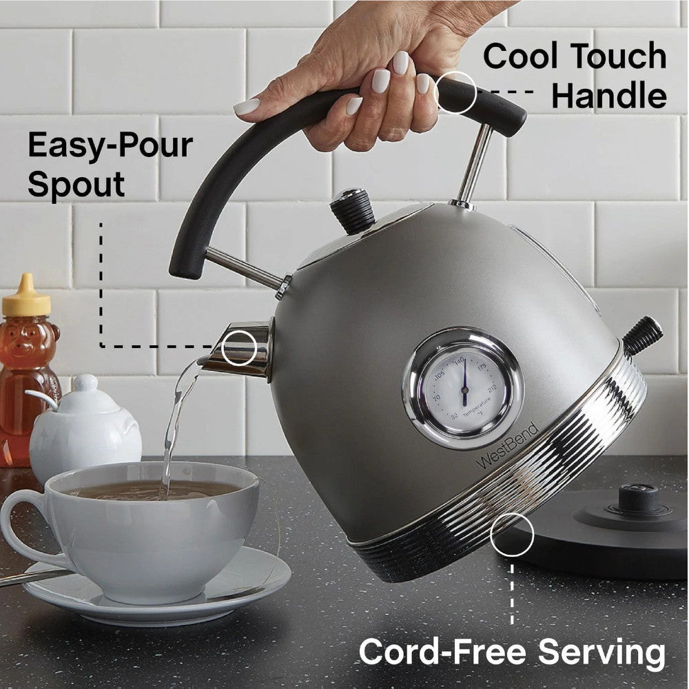Bouilloire élecrique rétro en stainless West Bend de 1,7L (WBRTGR13) - Nouveau