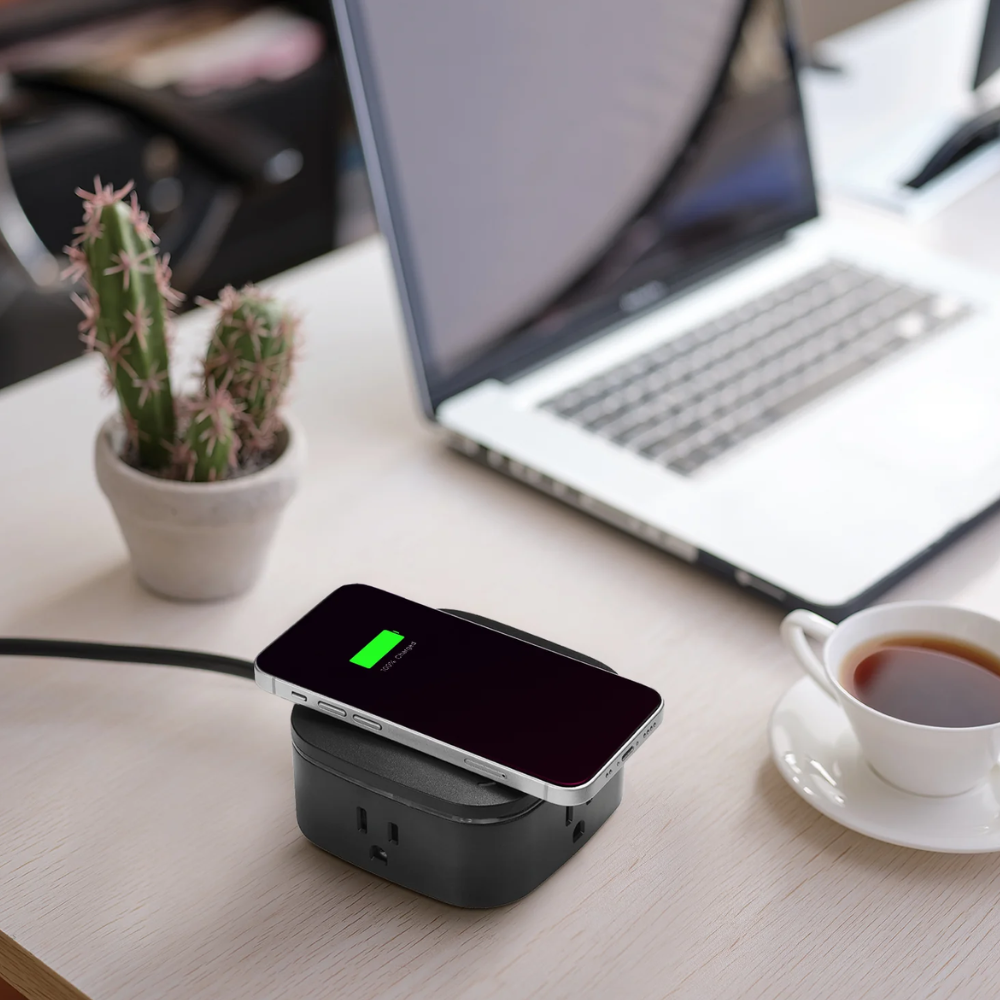 Station de recharge sans fil de bureau Globe à 2 prises avec parasurtenseur, 3 ports USB et cordon 6 Pi (78353)